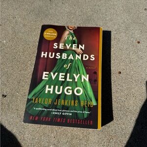 💛 3 for $15💛 The Seven Husbands of Evelyn Hugo by Taylor Jenkins Reid